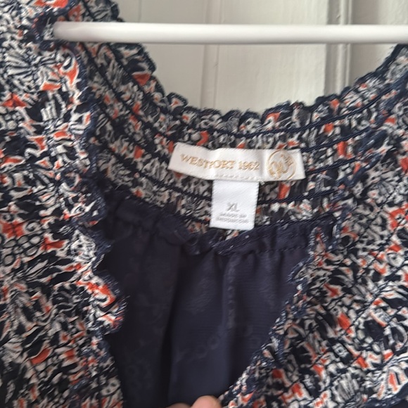 Top - Picture 2 of 3